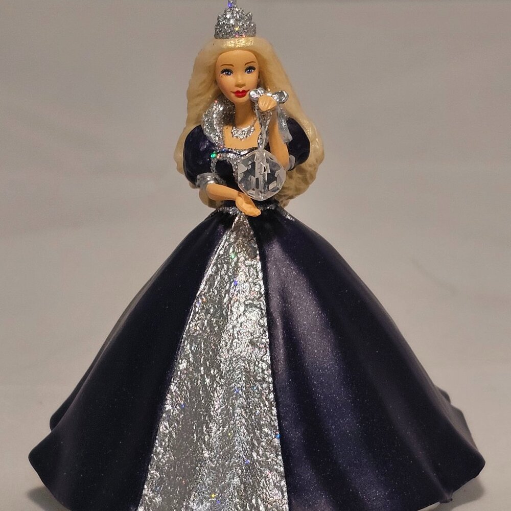 Hallmark Keepsake Ornament - Millenium Princess Barbie 1999